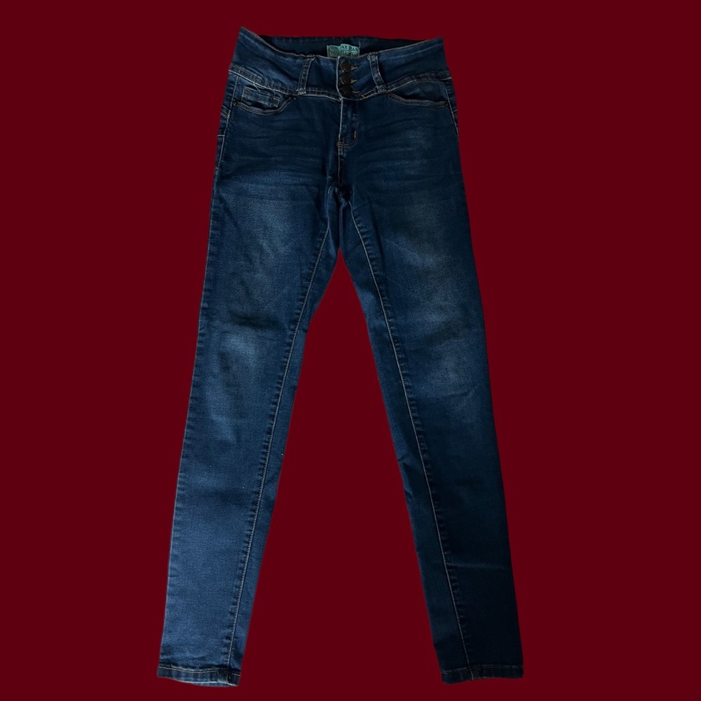 Blue Jeans - Picture 2 of 4